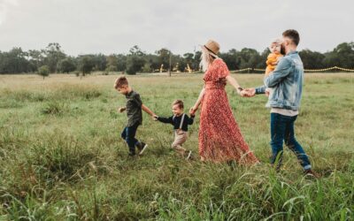 Simplicity Parenting: Raising Kids with Less Noise and More Grace